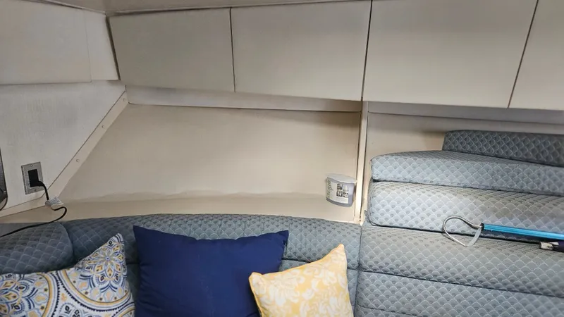 Slide: The Image of Trojan 11 M Express Cruiser 1990 - 29