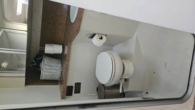 Slide: The Image of Trojan 11 M Express Cruiser 1990 - 31