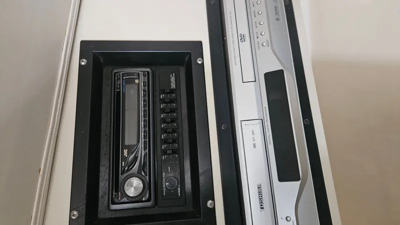 Slide: The Image of Trojan 11 M Express Cruiser 1990 - 33