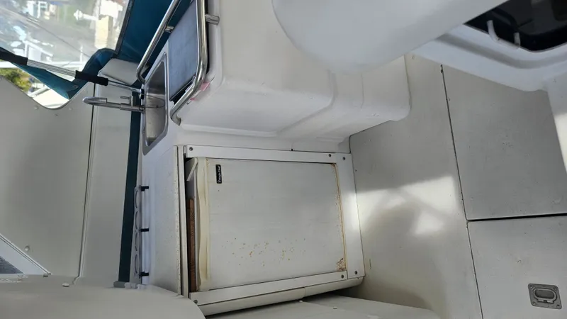 Slide: The Image of Trojan 11 M Express Cruiser 1990 - 39