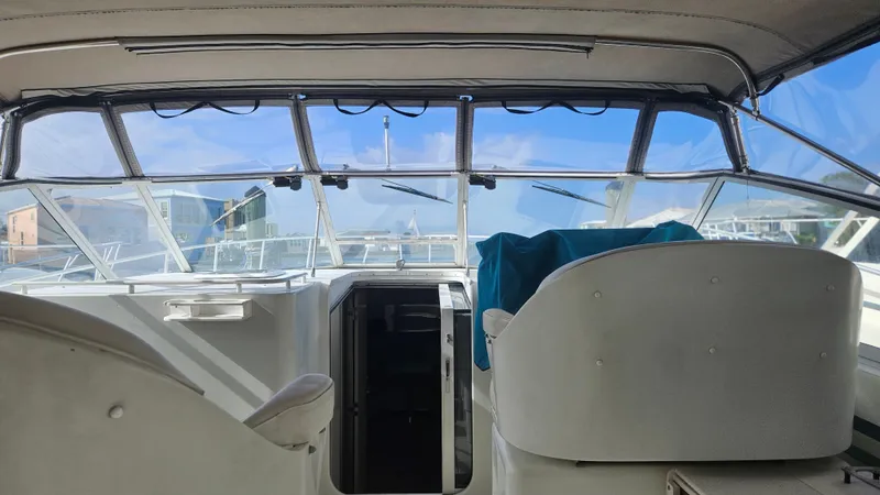 Slide: The Image of Trojan 11 M Express Cruiser 1990 - 4