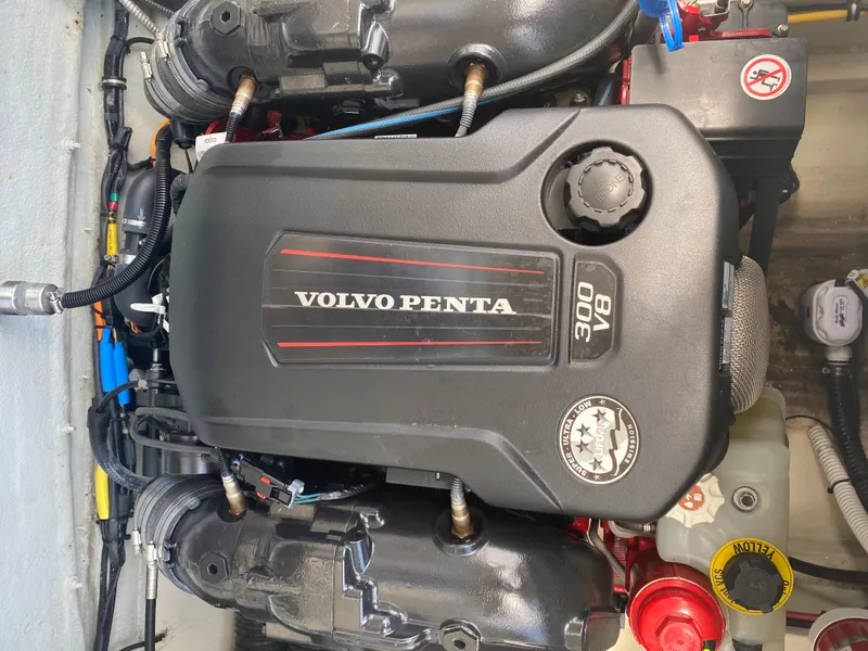 Slide: The Image of Volvo Penta 300 V8 engine in 2017 Chris-Craft Launch 25 boat. - 18