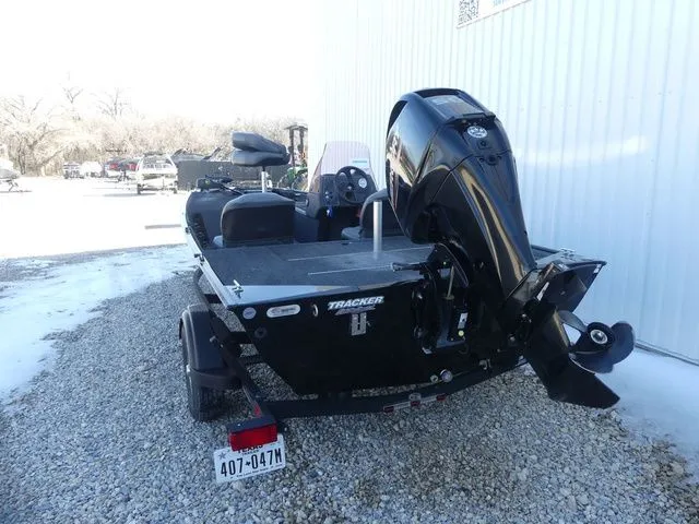 Slide: The Image of Tracker Bass Tracker Classic XL 2020 - 4