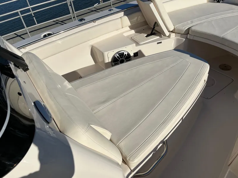 Slide: The Image of Grady-White 281 Coastal Explorer 2023 - 14