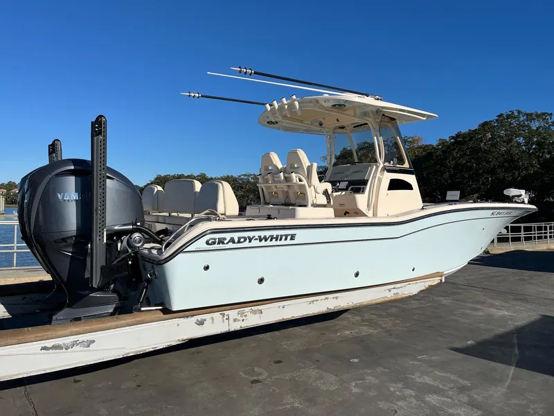 Slide: The Image of Grady-White 281 Coastal Explorer 2023 - 35