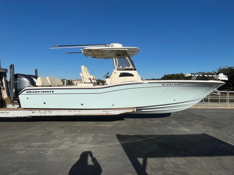 Slide: The Image of Grady-White 281 Coastal Explorer 2023 - 36