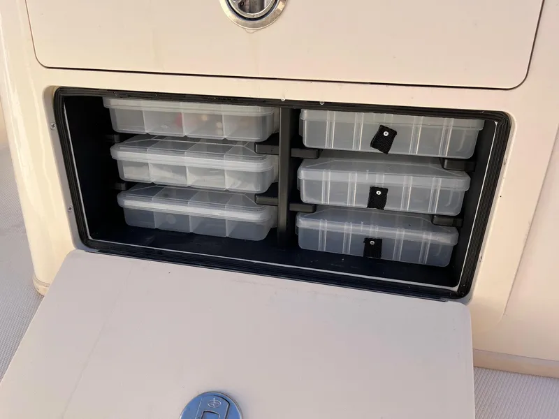 Slide: The Image of Grady-White 281 Coastal Explorer 2023 - 6