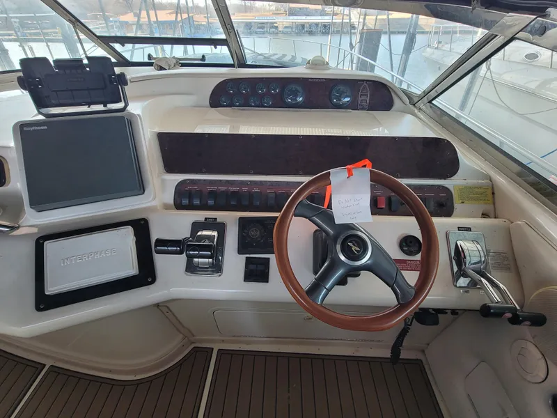 Slide: The Image of Sea Ray 450 Sundancer 1996 - 11