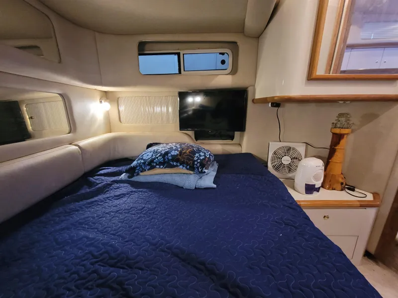 Slide: The Image of Sea Ray 450 Sundancer 1996 - 17