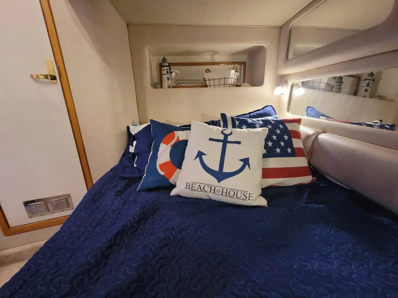 Slide: The Image of Sea Ray 450 Sundancer 1996 - 18