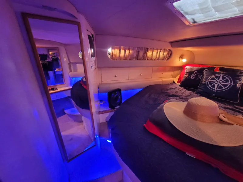 Slide: The Image of Sea Ray 450 Sundancer 1996 - 22