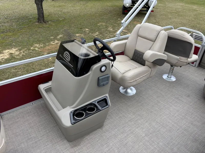 Slide: The Image of Sun Tracker Bass Buggy 18 DLX 2025 - 16