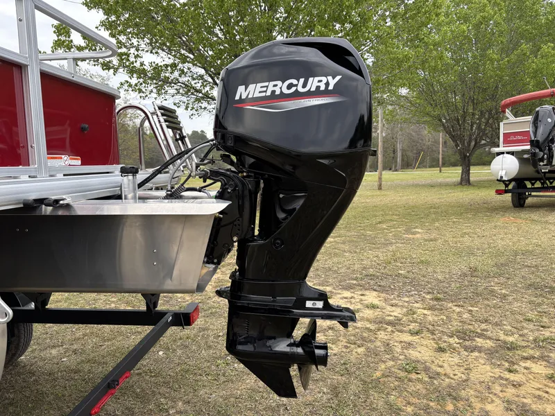 Slide: The Image of Sun Tracker Bass Buggy 18 DLX 2025 - 3