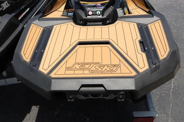 Slide: The Image of Kawasaki Jet Ski Ultra 160 2025 - 4