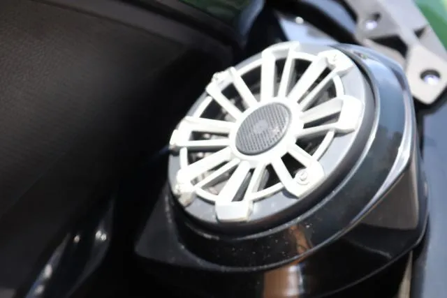 Slide: The Image of Kawasaki Jet Ski Ultra 160 2025 - 8