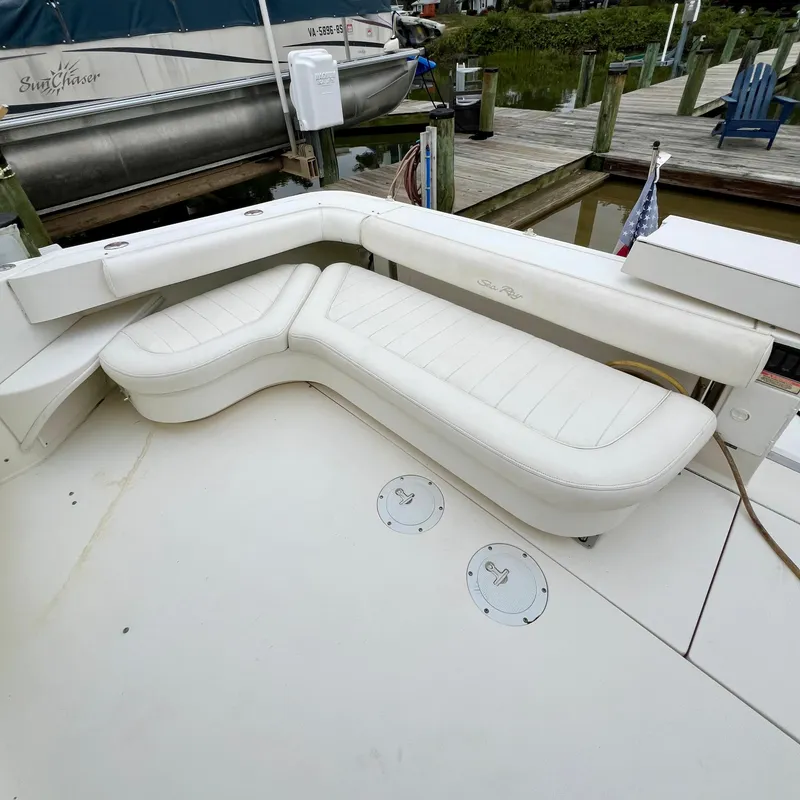 Slide: The Image of cockpit seat & storage - 33