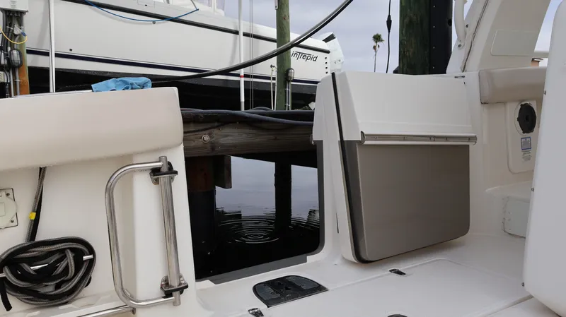 Slide: The Image of Boston Whaler 420 Outrage 2018 - 66