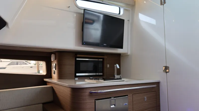 Slide: The Image of Boston Whaler 420 Outrage 2018 - 72