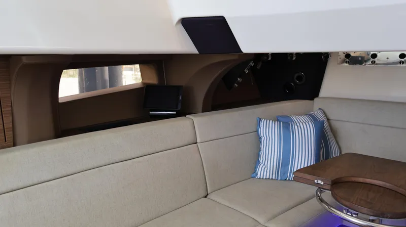 Slide: The Image of Boston Whaler 420 Outrage 2018 - 87