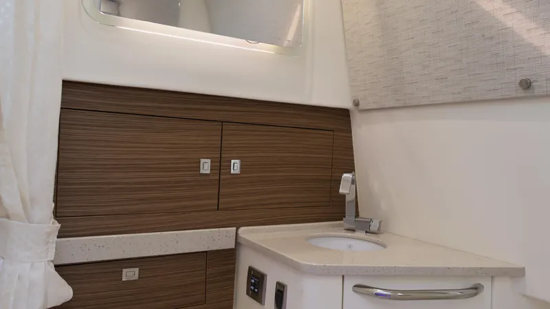 Slide: The Image of Boston Whaler 420 Outrage 2018 - 92