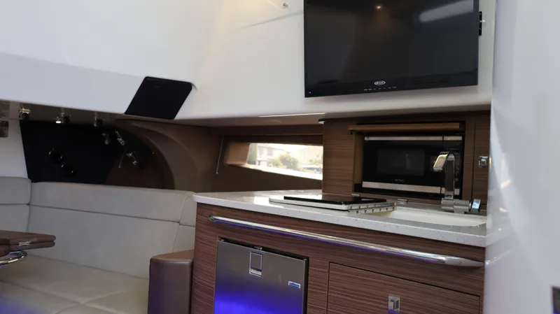 Slide: The Image of Boston Whaler 420 Outrage 2018 - 95