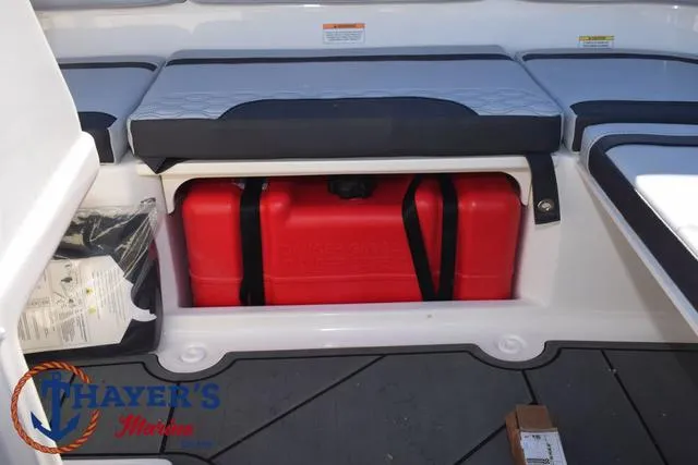 Slide: The Image of Bayliner M15 2025 - 18