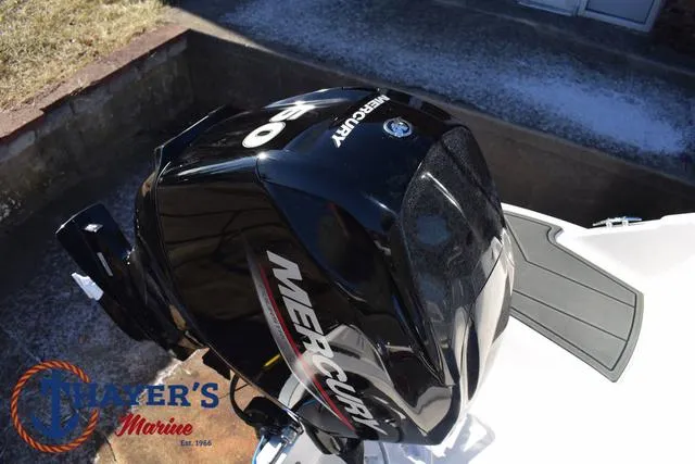 Slide: The Image of Bayliner M15 2025 - 28