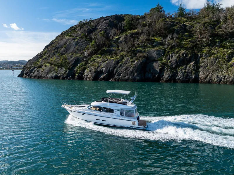 Slide: The Image of Nimbus 405 Flybridge 2024 - 60