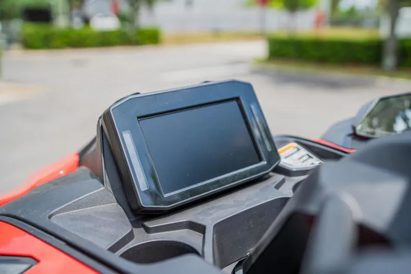 Slide: The Image of Kawasaki Ultra® 310X 2025 - 11