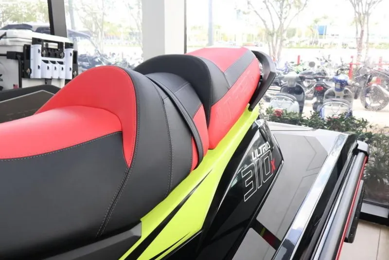 Slide: The Image of Kawasaki Ultra® 310X 2025 - 3