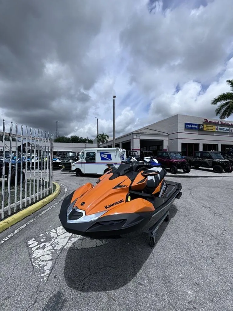 The Image of Kawasaki Ultra® 160LX-S 2025 - 0