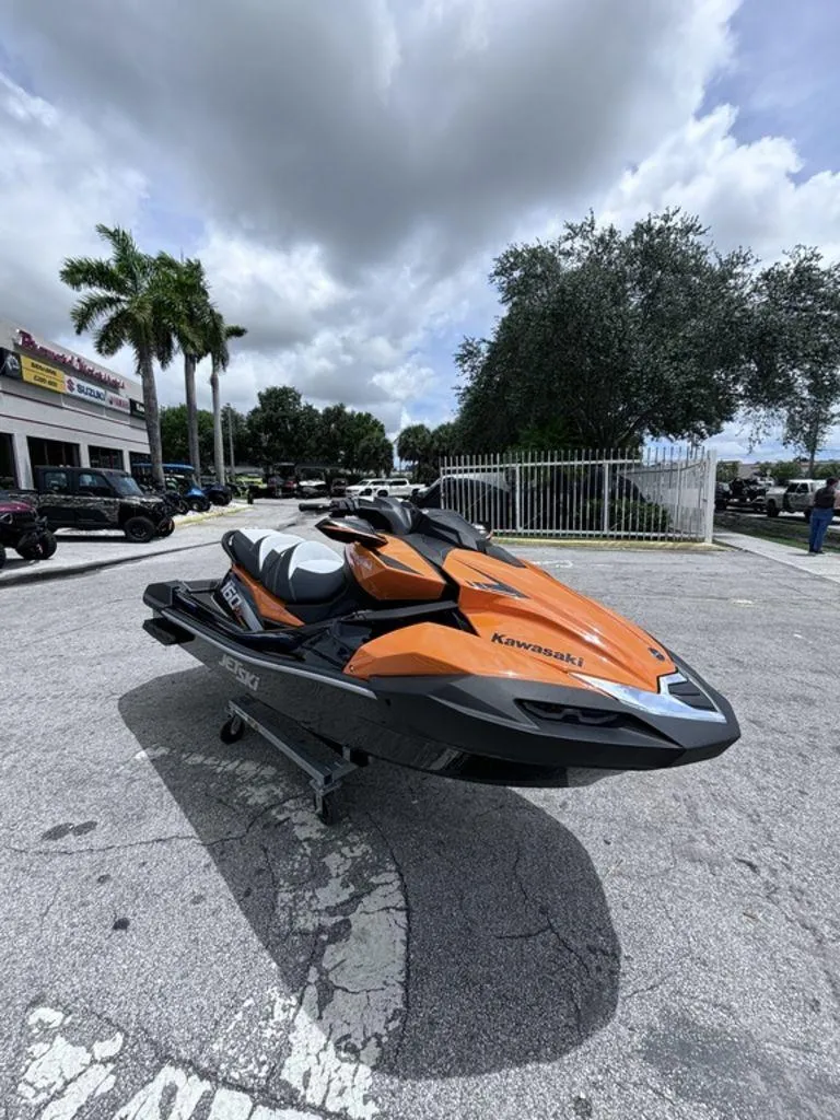 Slide: The Image of Kawasaki Ultra® 160LX-S 2025 - 2