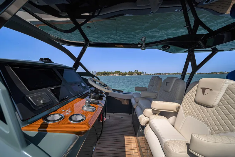 Slide: The Image of Buddy Davis PININFARINA 47 CC 2025 - 52