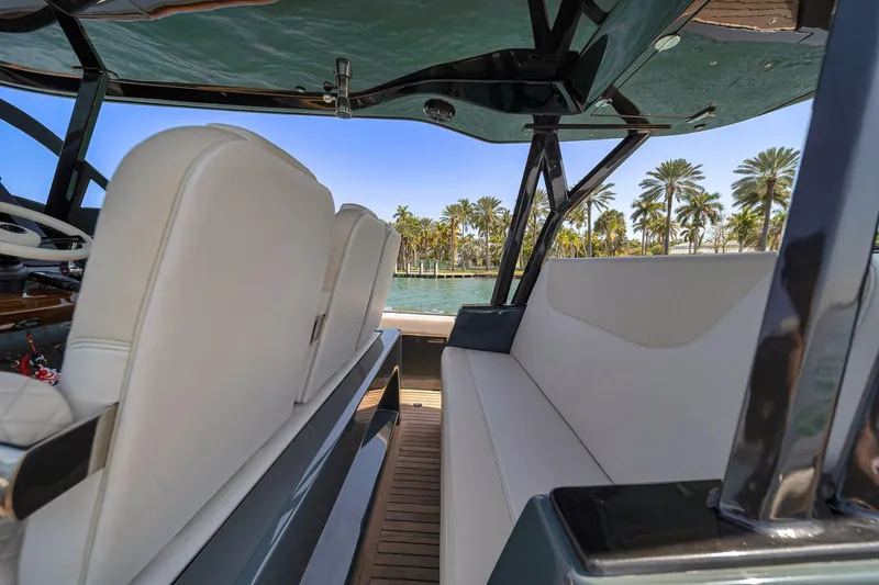 Slide: The Image of Buddy Davis PININFARINA 47 CC 2025 - 67