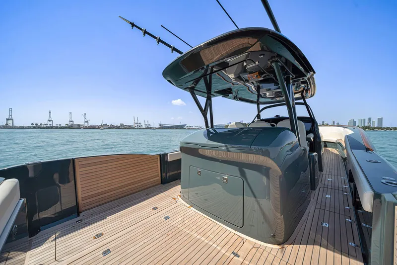 Slide: The Image of Buddy Davis PININFARINA 47 CC 2025 - 71