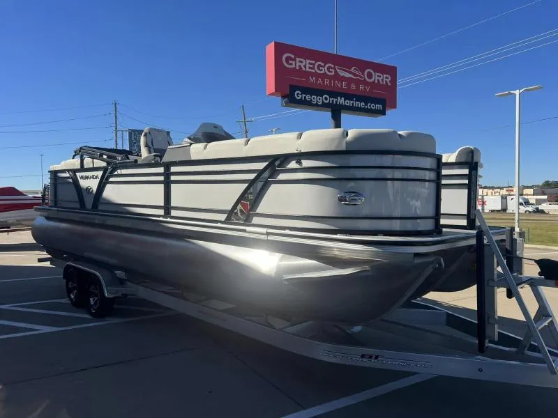 Slide: The Image of 2024 Veranda VP25RC pontoon boat at Gregg Orr Marine dealership. - 6