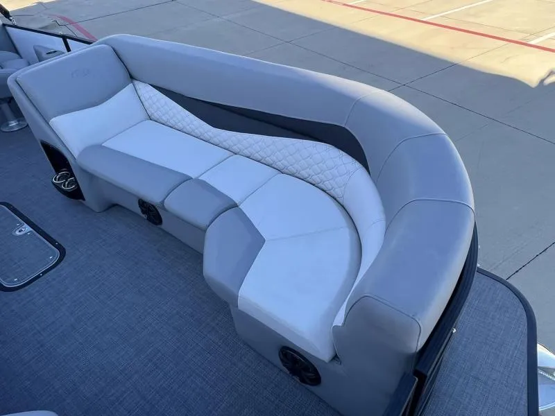 Slide: The Image of Manitou 25 SHP 2022 - 14