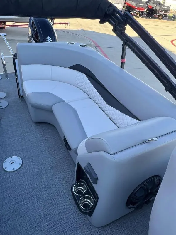 Slide: The Image of Manitou 25 SHP 2022 - 21