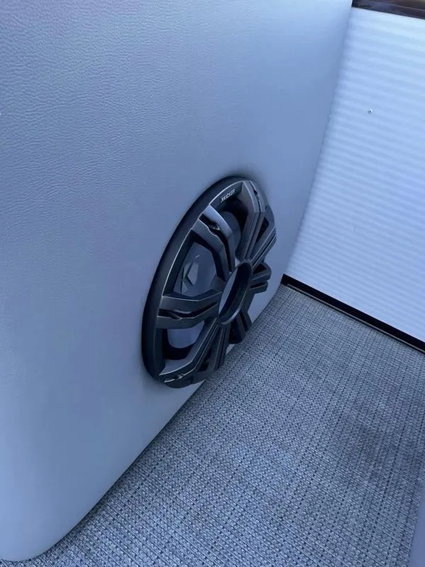 Slide: The Image of Manitou 25 SHP 2022 - 22