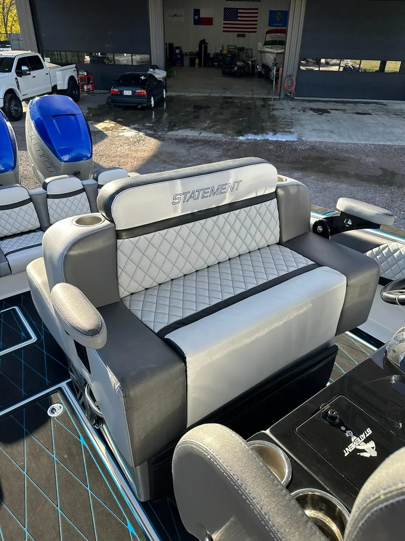 Slide: The Image of 2020 Statement 350 Open boat with luxurious seating and modern design. - 46