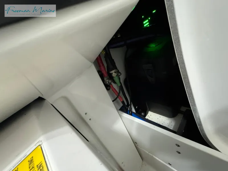 Slide: The Image of Blackfin 332 CC 2022 - 103