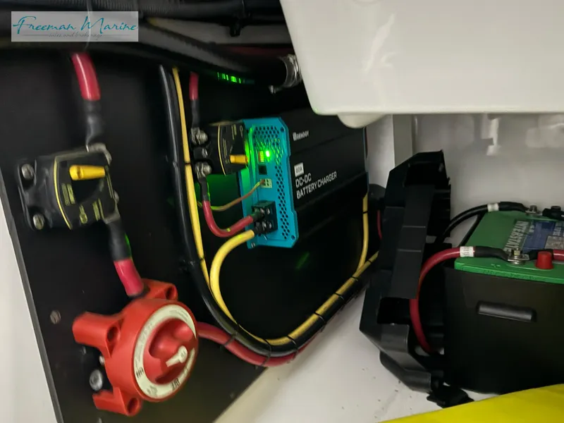 Slide: The Image of Blackfin 332 CC 2022 - 105