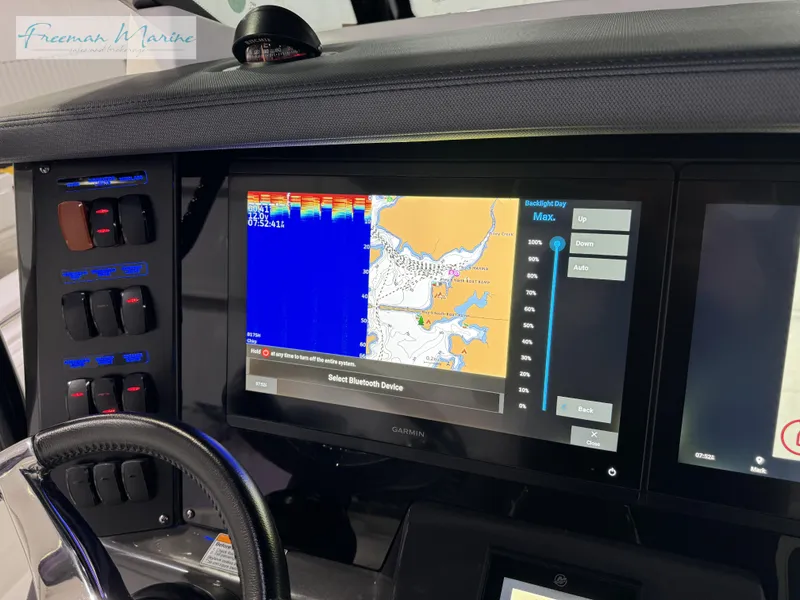 Slide: The Image of Blackfin 332 CC 2022 - 126