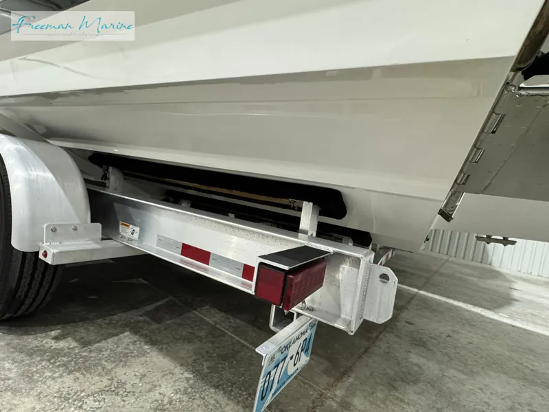 Slide: The Image of Blackfin 332 CC 2022 - 135