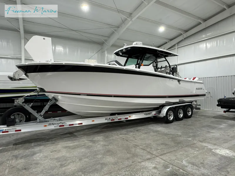 Slide: The Image of Blackfin 332 CC 2022 - 136