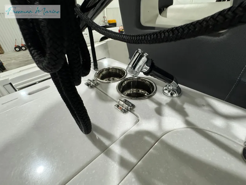 Slide: The Image of Blackfin 332 CC 2022 - 56