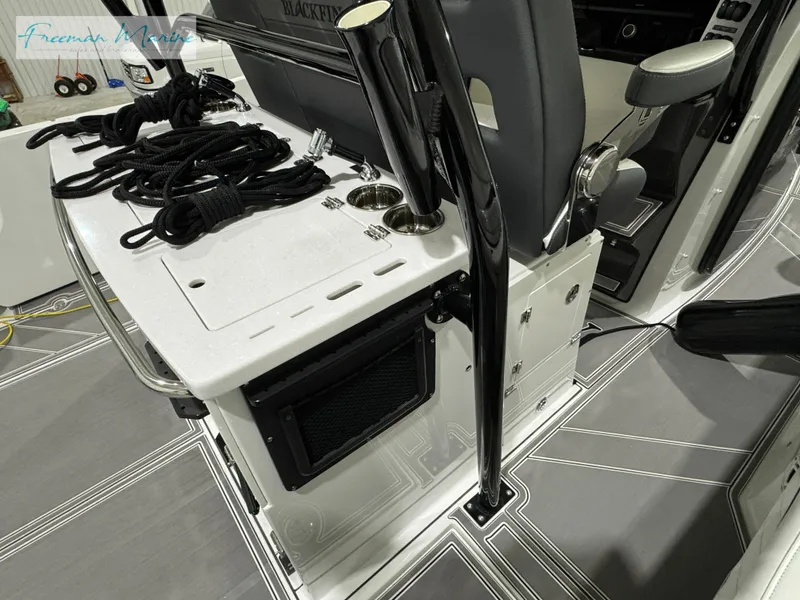 Slide: The Image of Blackfin 332 CC 2022 - 65