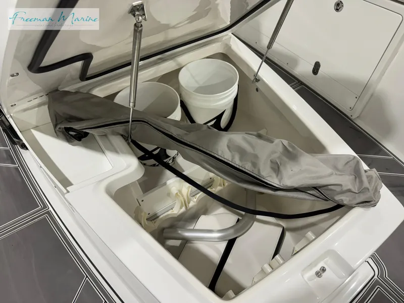 Slide: The Image of Blackfin 332 CC 2022 - 69