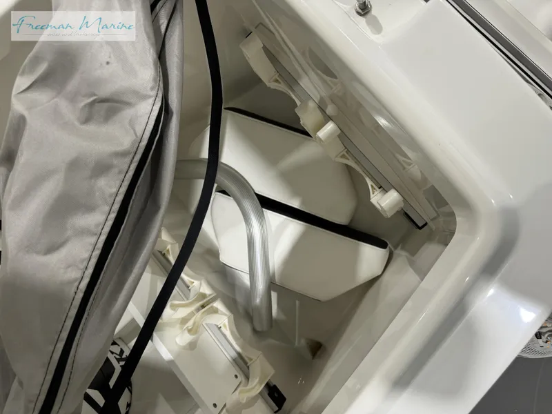 Slide: The Image of Blackfin 332 CC 2022 - 70