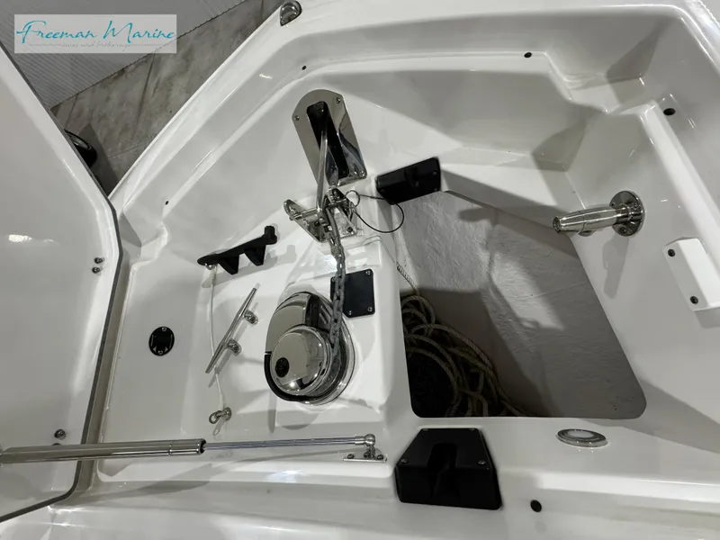 Slide: The Image of Blackfin 332 CC 2022 - 76